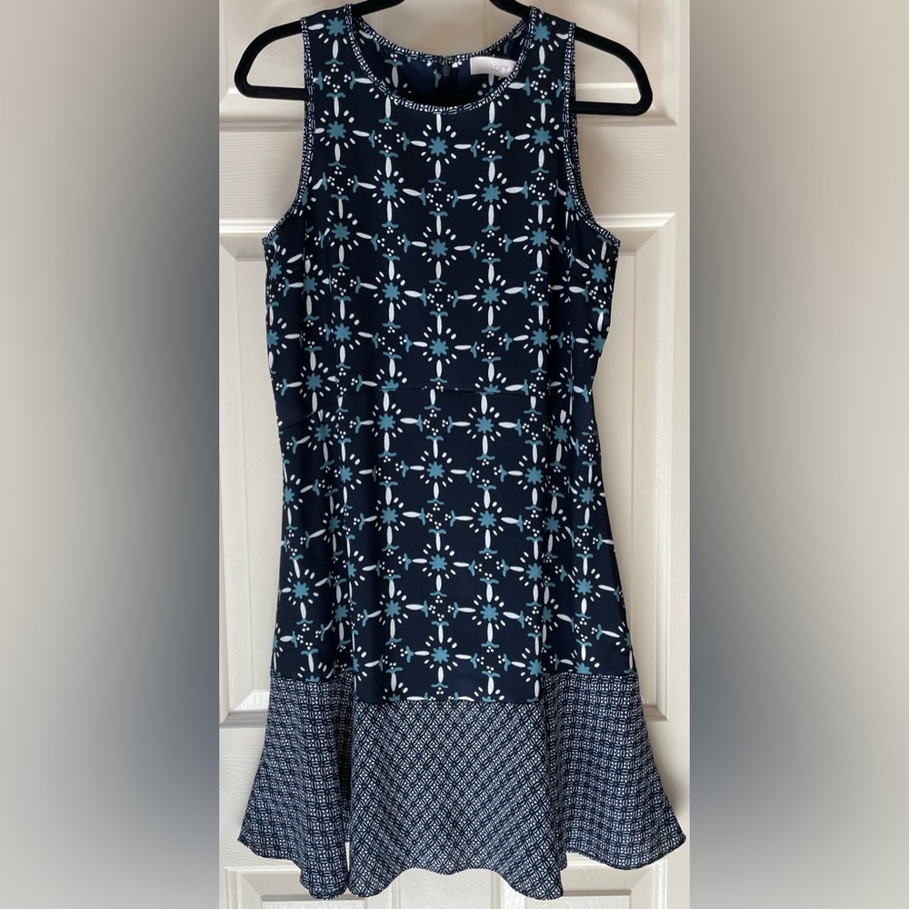 Geo print floral dress by Loft. Blue/white—size 6/8